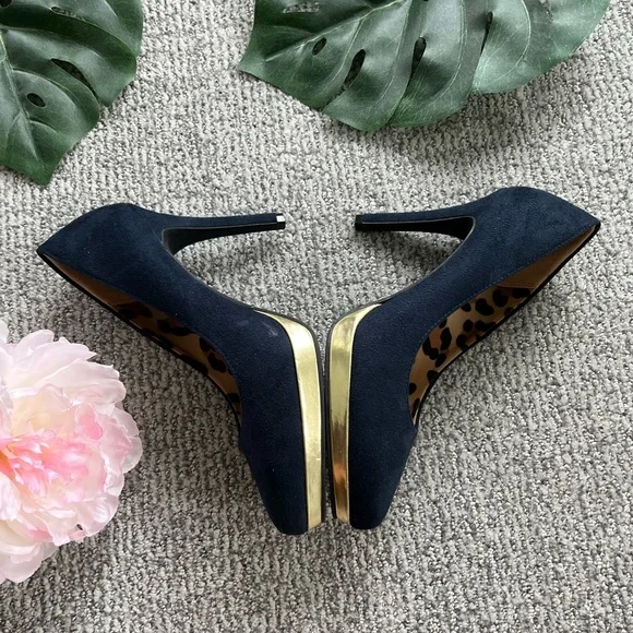 Christian Siriano Navy and Gold Pumps *Size 8 and 1/2* - Picture 3 of 9